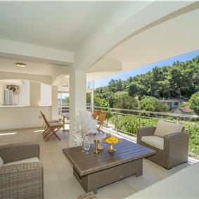 6 Bedroom Beachfront Villa with Heated Pool near Vela Luka on Korcula Island, Sleep 12